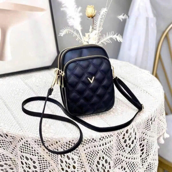 Elegant Quilted Crossbody Bag – Stylish & Versatile Everyday Bag