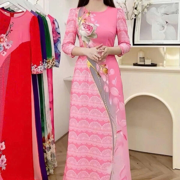 Elegant Pink Vietnamese Ao Dai – Traditional & Feminine Outfit